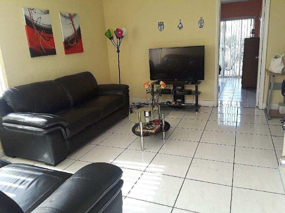 Living/Dining Area