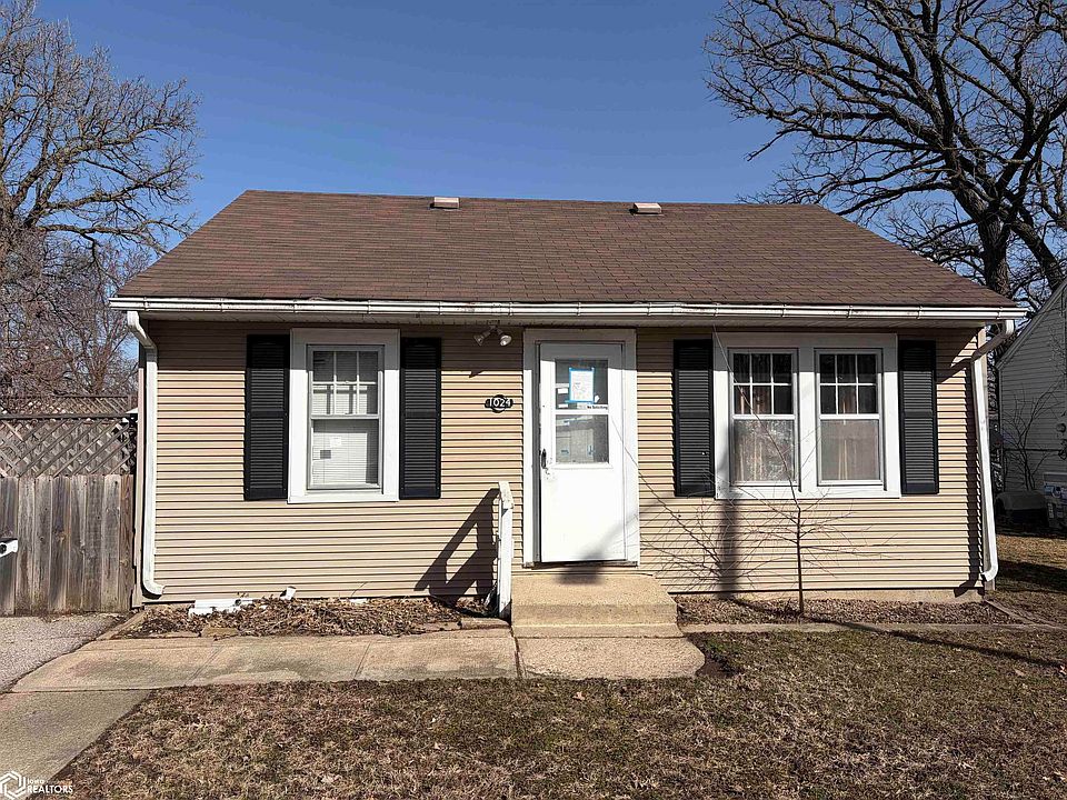 1st image of 1024 16th St NE