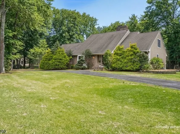 80 Shawnee Path, Long Hill Twp., NJ 07946