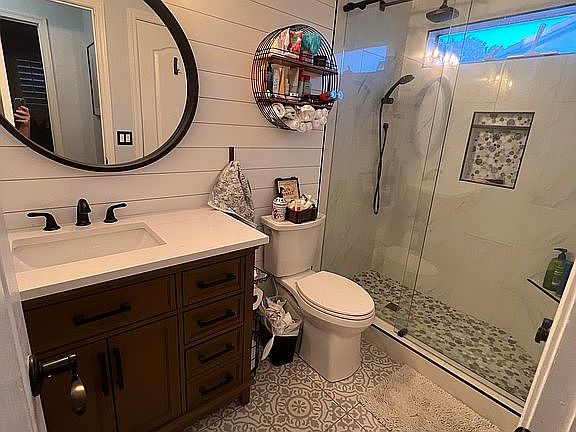 Guest bathroom 