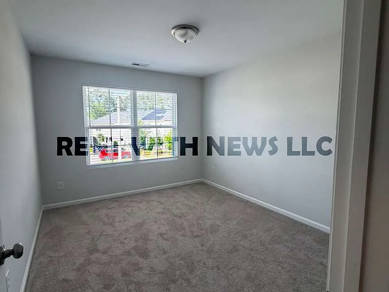 115 Hunston Dr — Photo 18