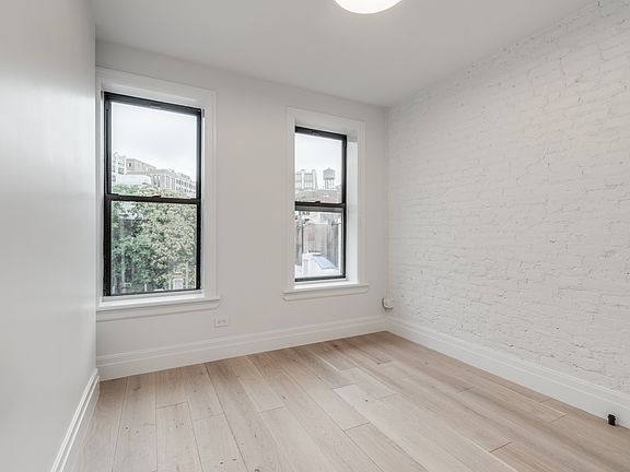 3rd image of 14 Bedford St #4