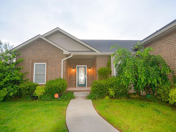 3rd image of 842 Sumac Ct