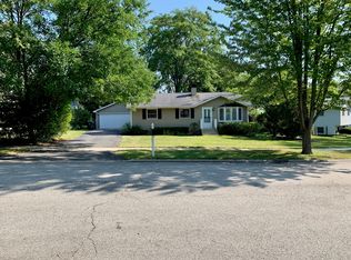 19508 W Cambridge Rd, Mundelein, IL 60060