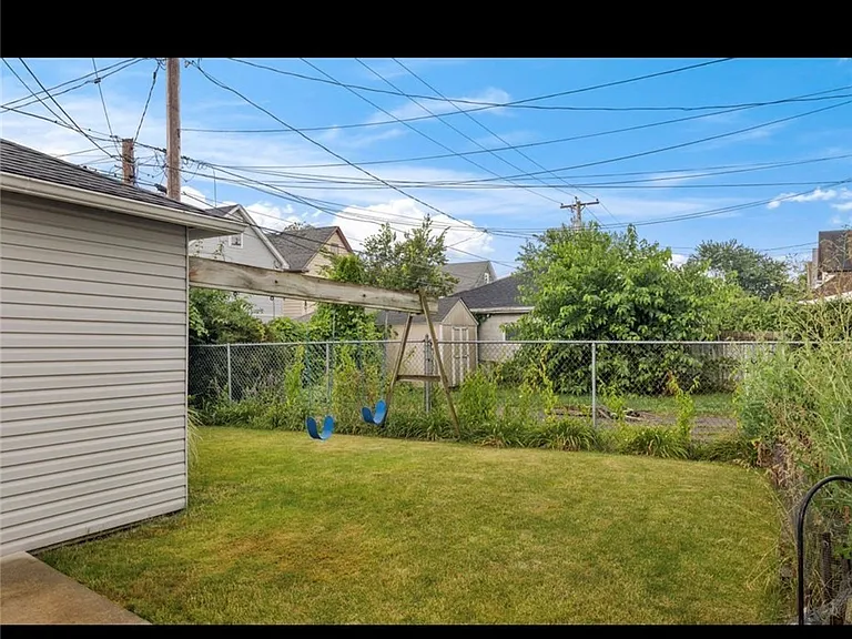 122 Stratford Rd #1 — Photo 11