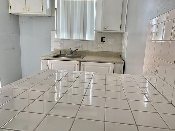 2nd image of 6094 Forest Hill Blvd APT 103