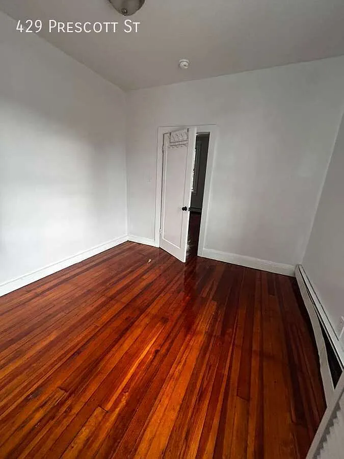 3 bed, $3,000 — Photo 3