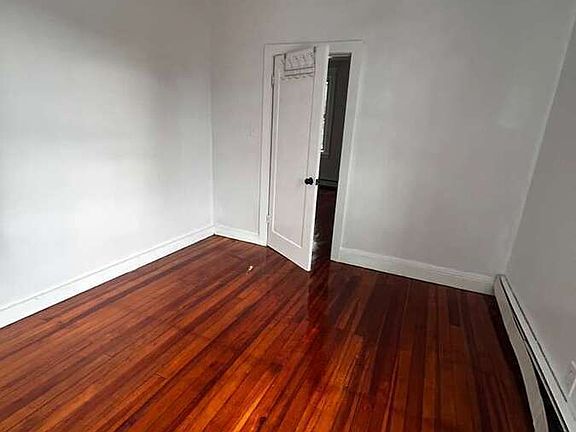 3rd image of 429 Prescott St