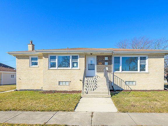 2nd image of 5701 W 90th Pl