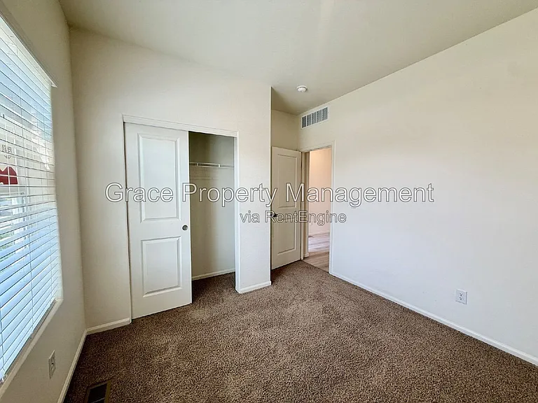 524 Jordan St — Photo 4