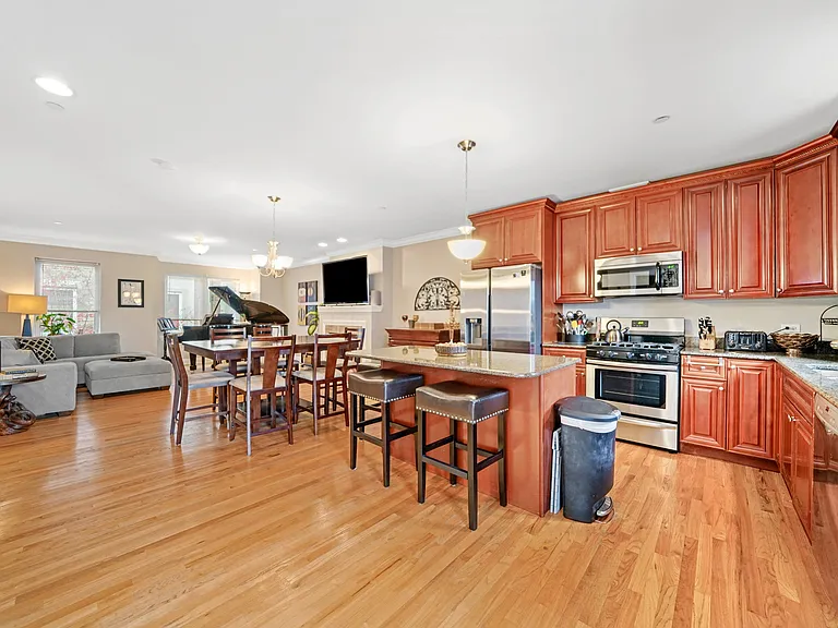 3930 Wehrman Ave — Photo 7