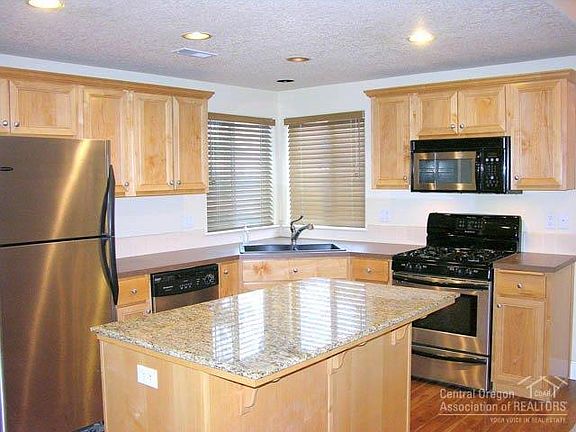 3rd image of 61353 Fairfield Dr
