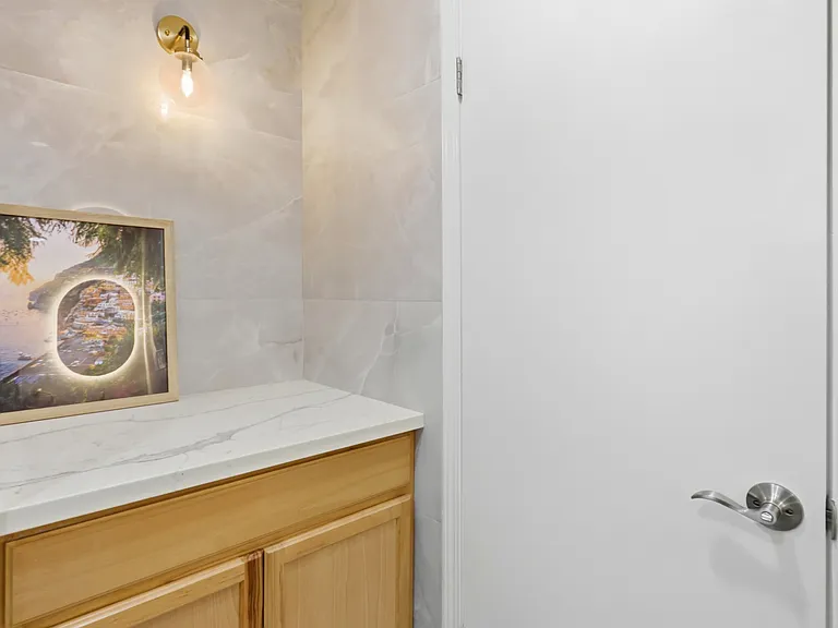 5588 Dartmouth Dr — Photo 19