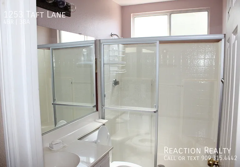 1253 Taft Ln — Photo 11