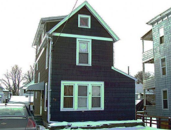 1st image of 230 Baldwin St