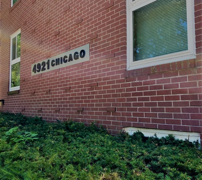 Chicago St