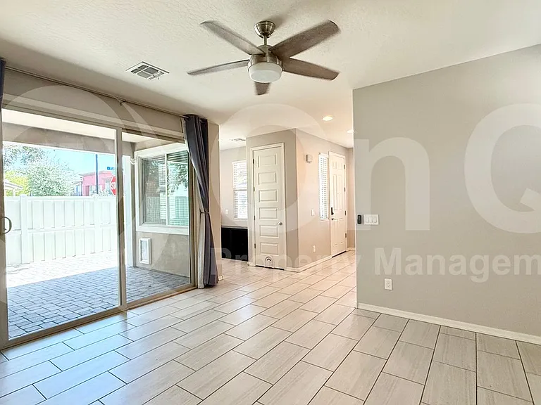 3749 E Stiles Ln — Photo 6