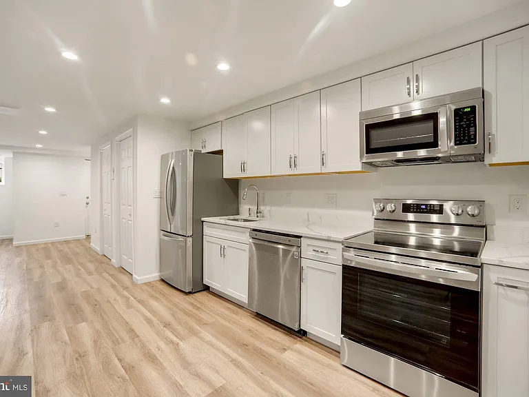 1215 S St NW #B — Photo 11