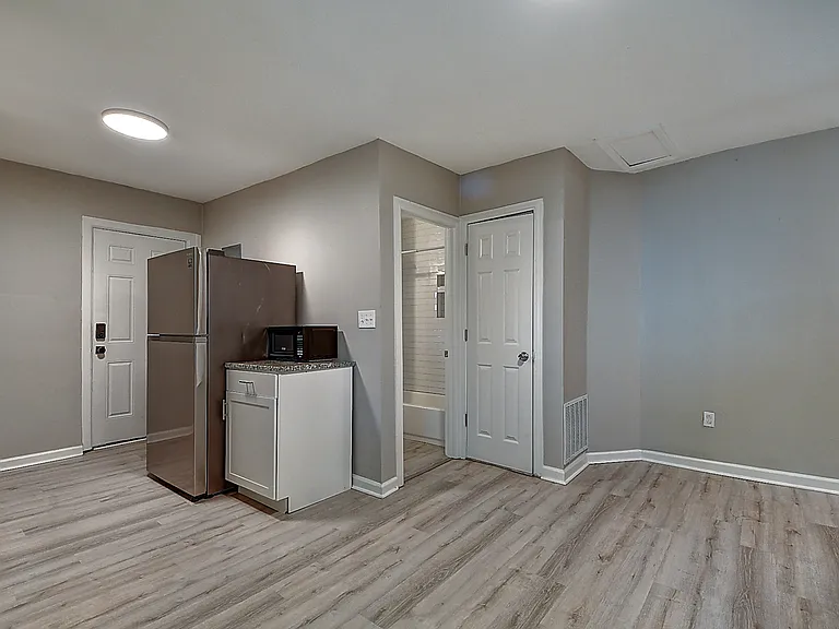 1107 Jefferson Ave #B — Photo 7