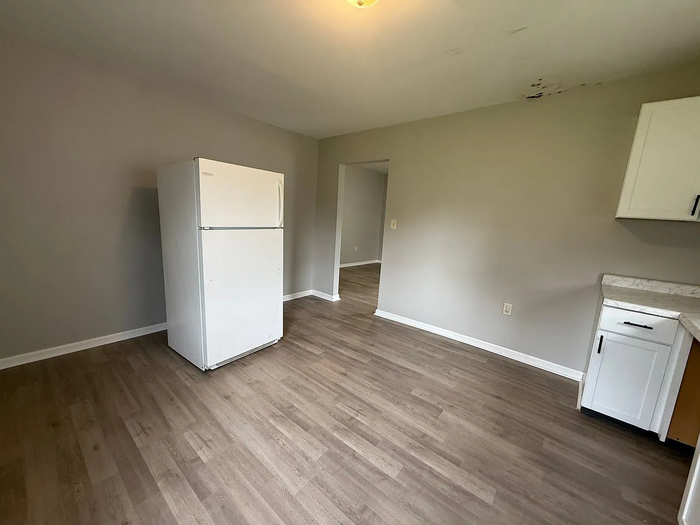 Remodeled* 3 bed 1 bath home! — Photo 4