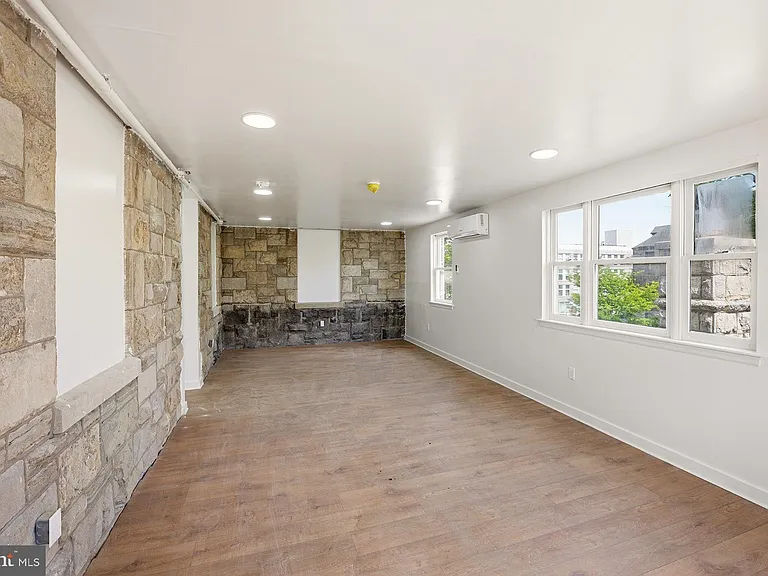6012 Ridge Ave #6 — Photo 6