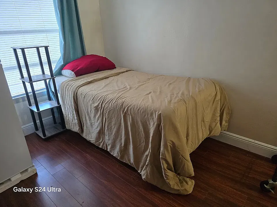 Cordova Cir W