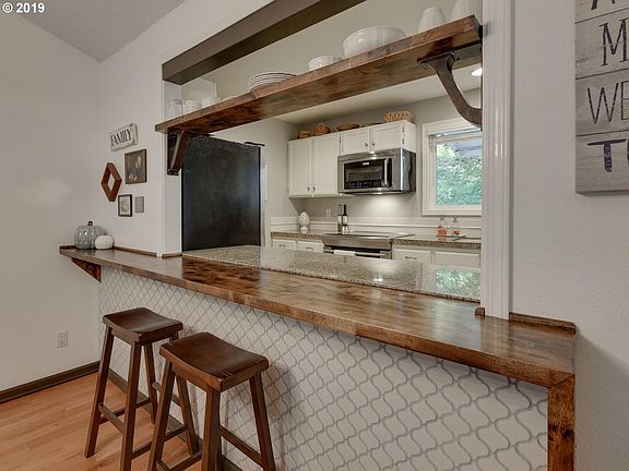 5th image of 2634 Pimlico Ter