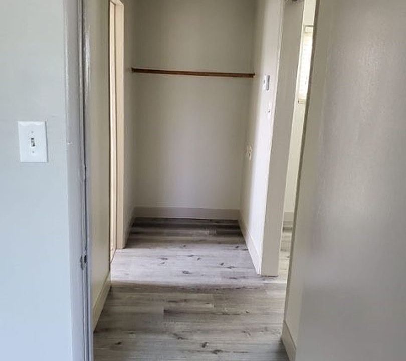 1st image of 304 1/2 W Spruce Ave