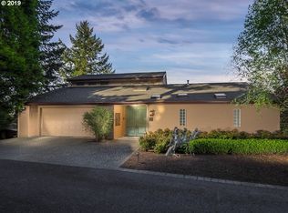 2 Grouse Ter, Lake Oswego, OR 97035