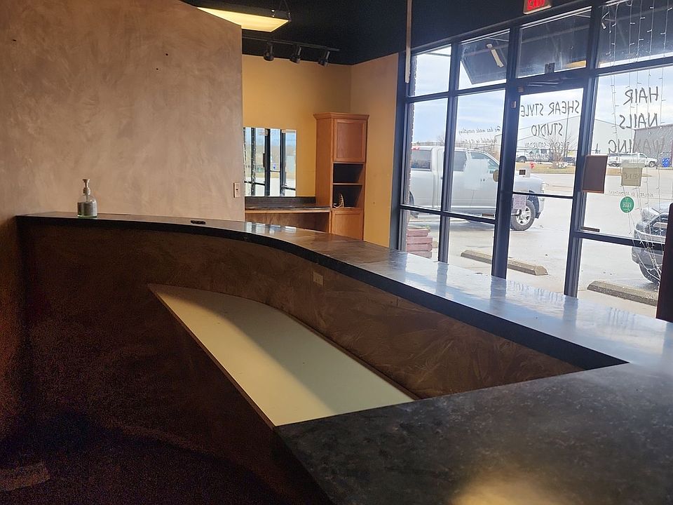 2nd image of 346 W Enterprise Ct #356