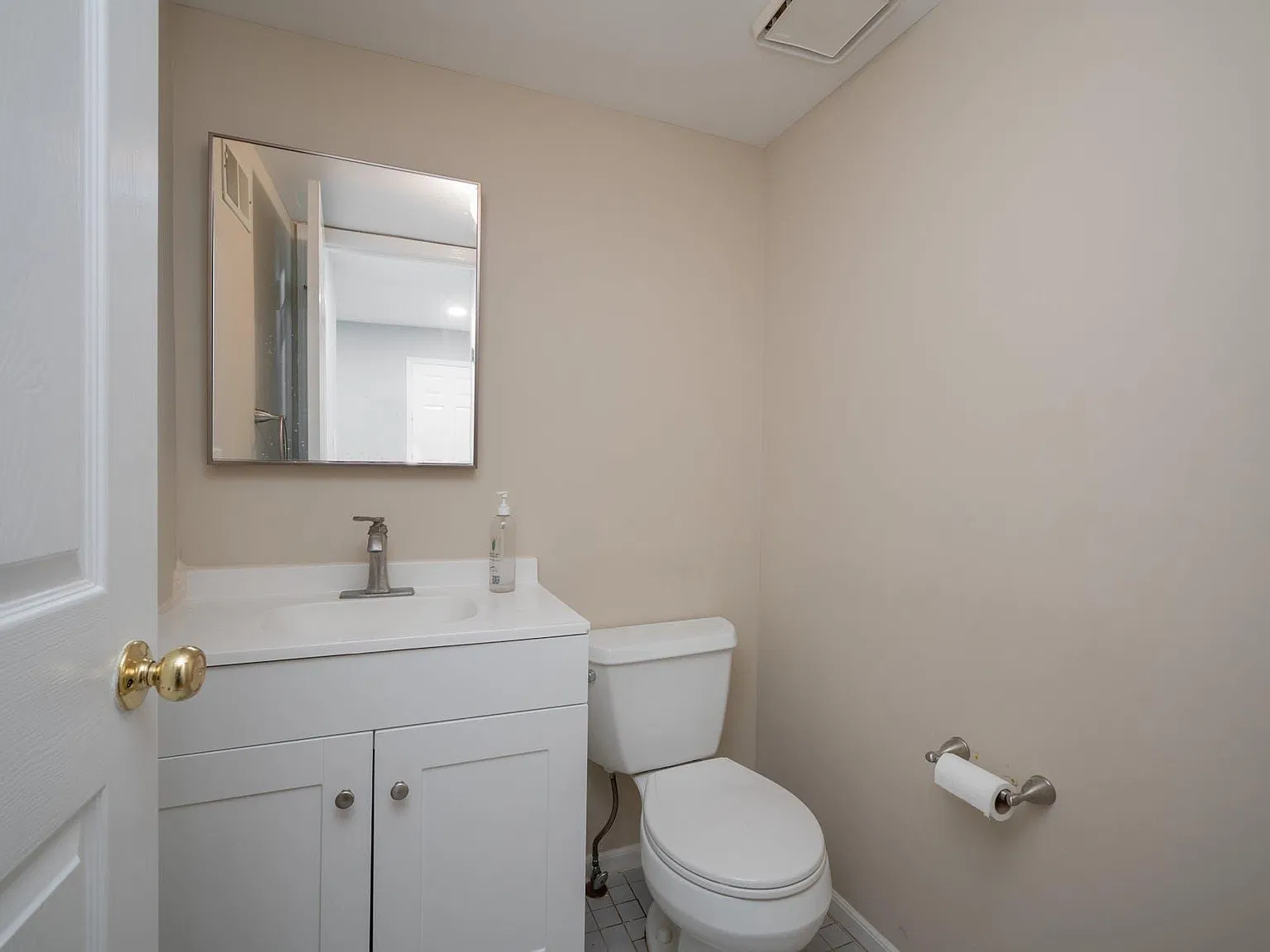 2 bed, 1.5 bath, 1636 sqft, $3,300 — Photo 3