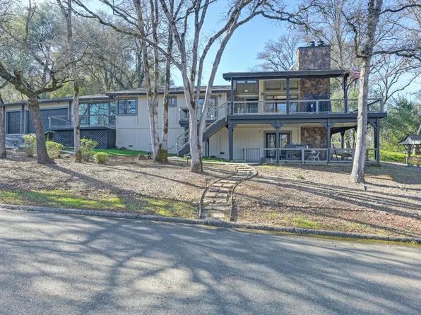 23565 Shadow Dr, Auburn, CA 95602