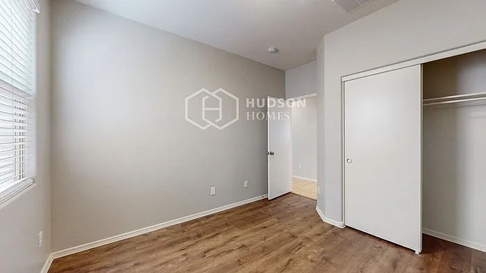 7429 W Saint Catherine Ave — Photo 17