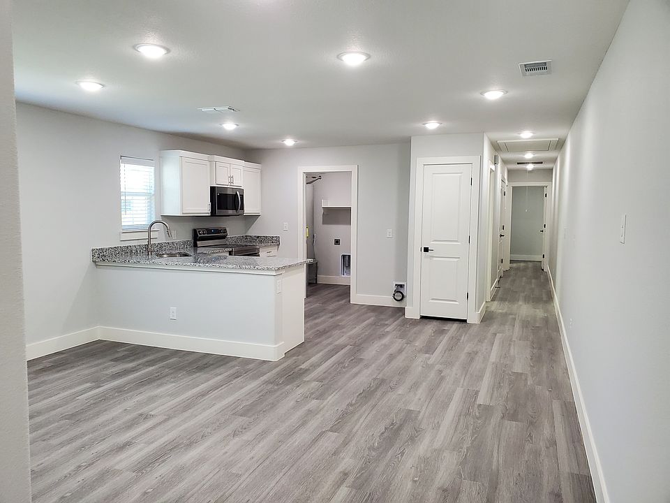 1st image of 608 E 3rd St #2