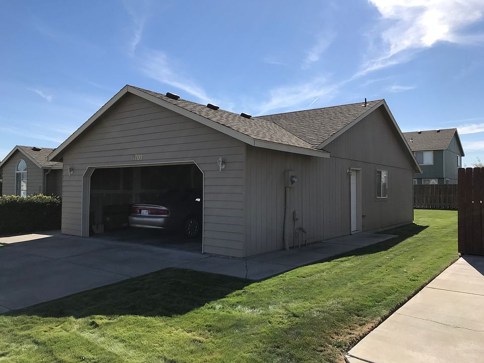 1st image of 1701 W 25th Ave