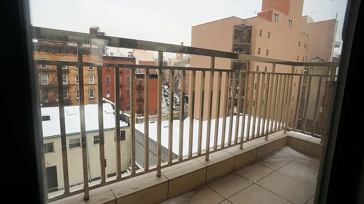 Rented by R New York | media 7