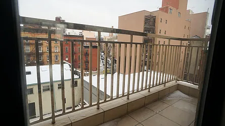 Rented by R New York