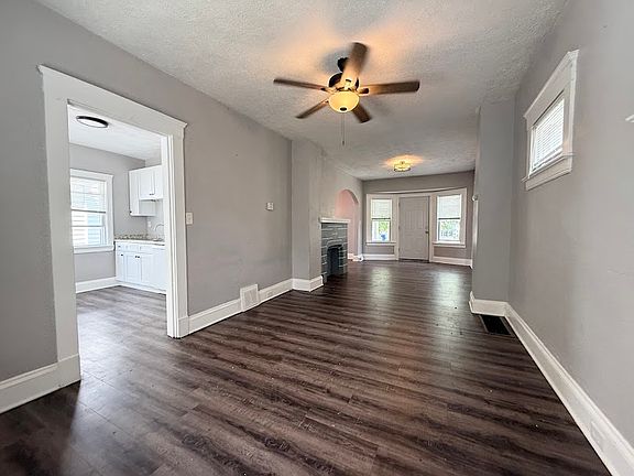 4th image of 2058 W 91st St