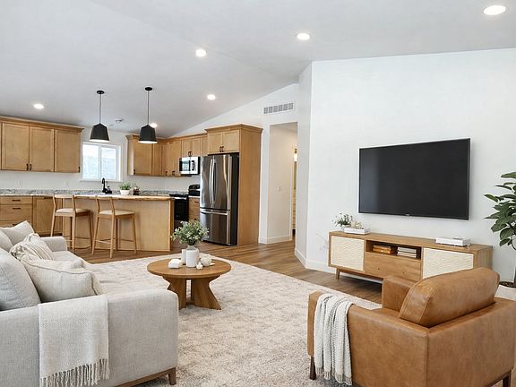 3rd image of 703 2nd St