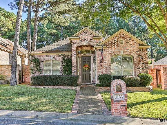 2nd image of 1133 Garden Park Cir