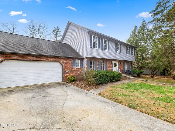 3rd image of 11313 Gates Mill Dr