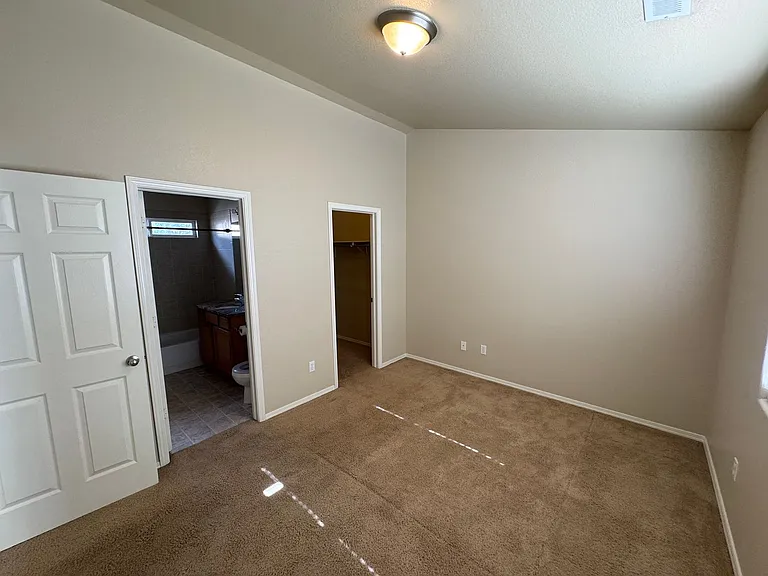 2926 Main St #B — Photo 10