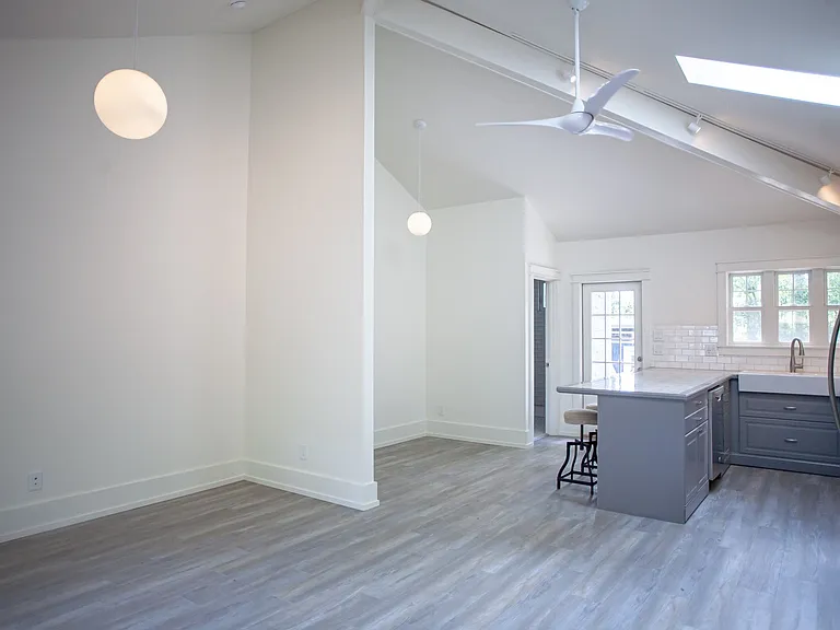 113 Barclay — Photo 11