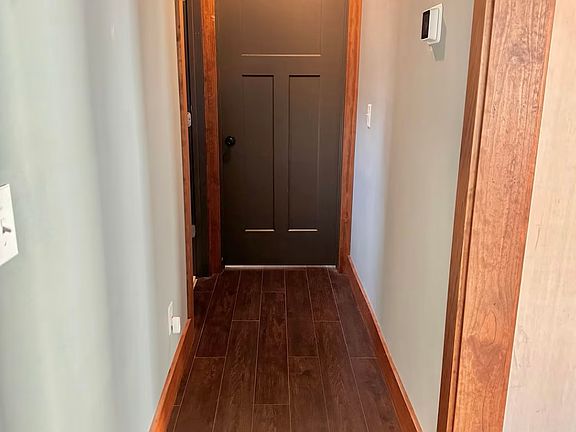 Hallway to 2nd bedroom and bathroom