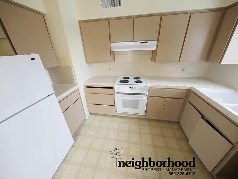 2029 W Shields Ave #202 — Photo 4