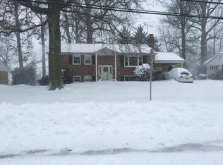 7517 Fairwood Ln, Falls Church, VA 22046