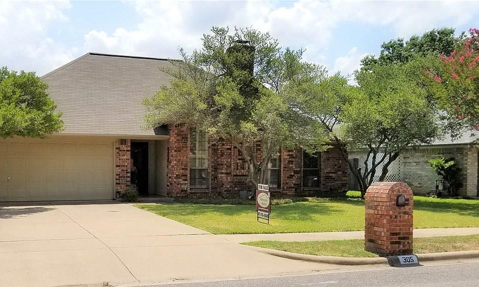 1st image of 305 Creekside Dr