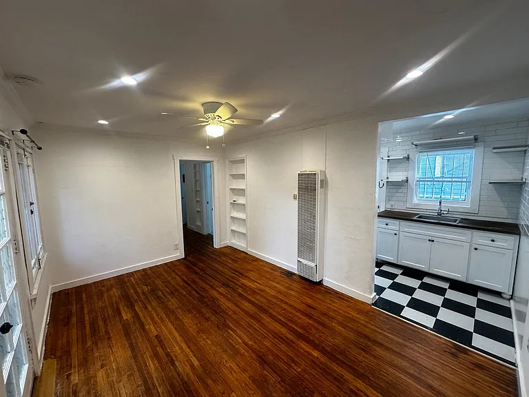 3927 Melrose Ave #1/4 — Photo 9