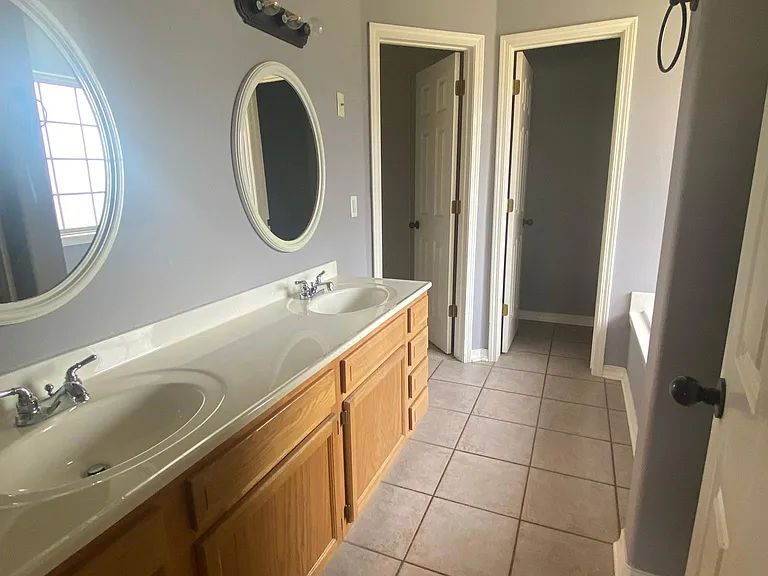 411 Curtis St — Photo 13