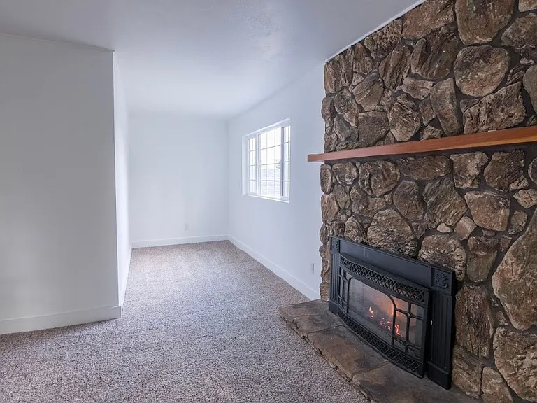 1697 Riverview St — Photo 25